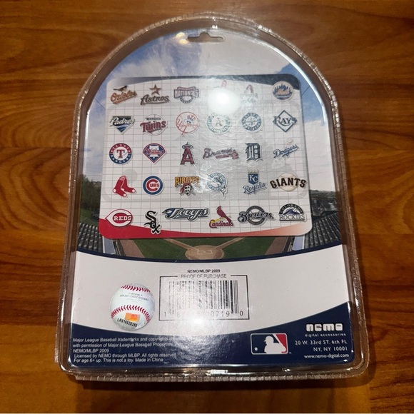 NEW MLB Officially Licensed Major League Baseball Boston Red Sox Batting Helmet - Picture 2 of 6